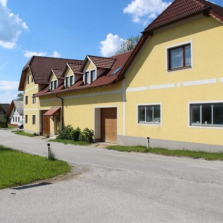 Urlaub Am Bauernhof Weichselbaum Apartment Schloss Rosenau Exterior foto